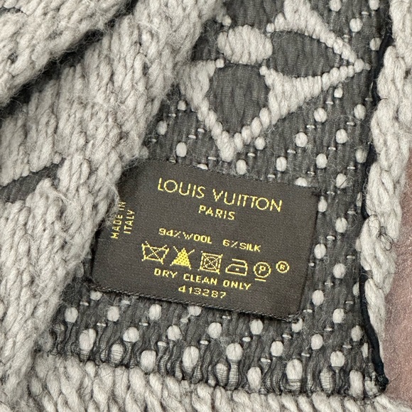 Louis Vuitton Wool & Silk Monogram Scarf - Picture 5 of 7